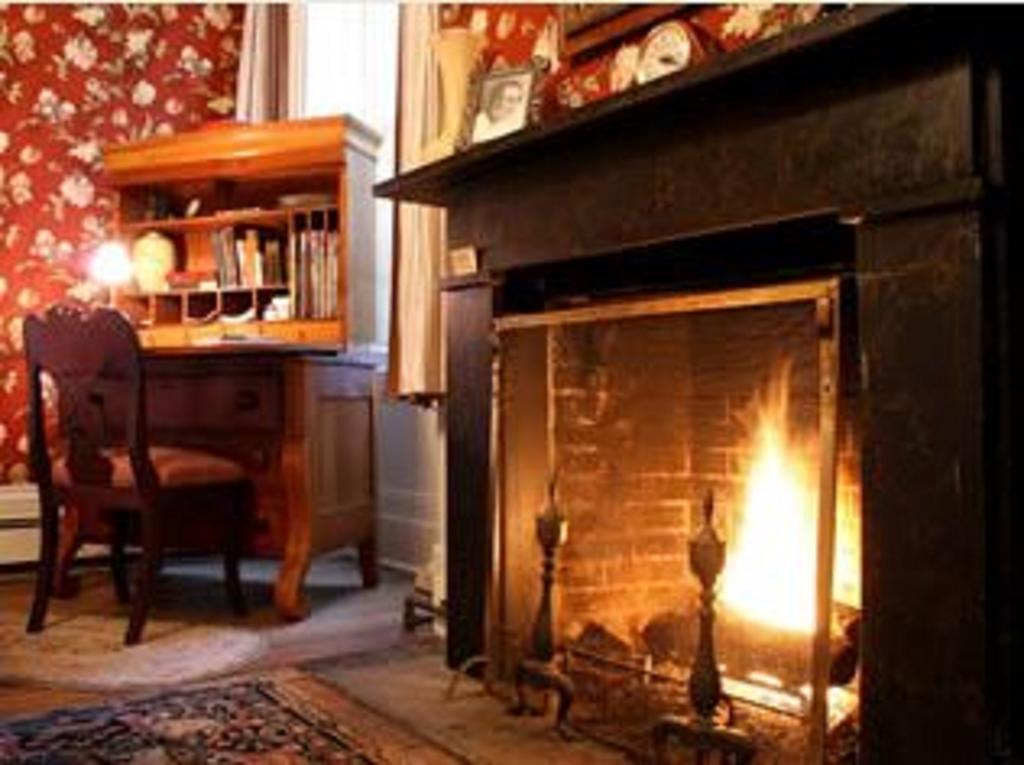 Munro House Bed And Breakfast Jonesville Стая снимка