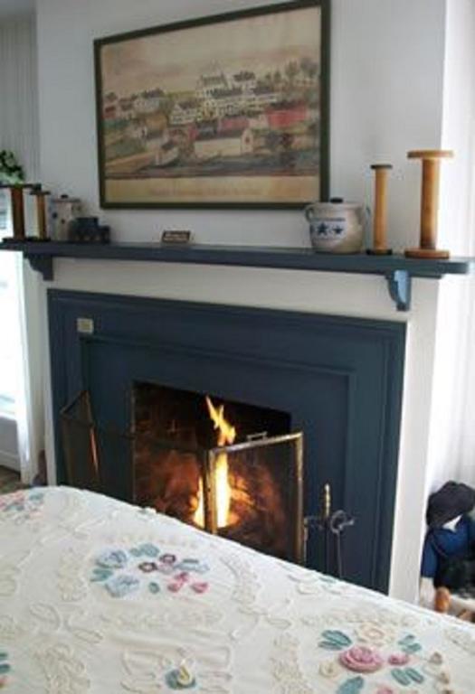 Munro House Bed And Breakfast Jonesville Стая снимка
