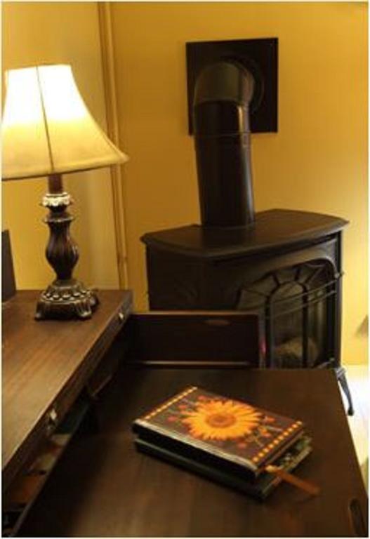 Munro House Bed And Breakfast Jonesville Стая снимка