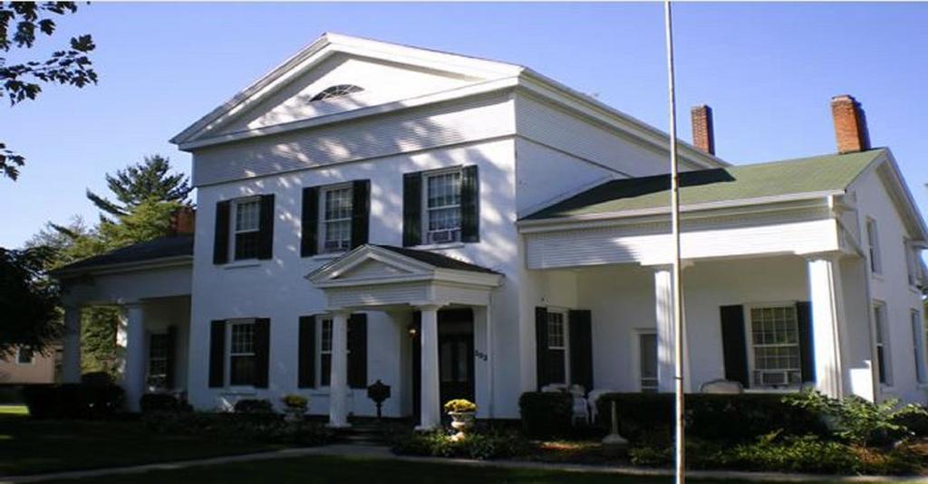 Munro House Bed And Breakfast Jonesville Екстериор снимка