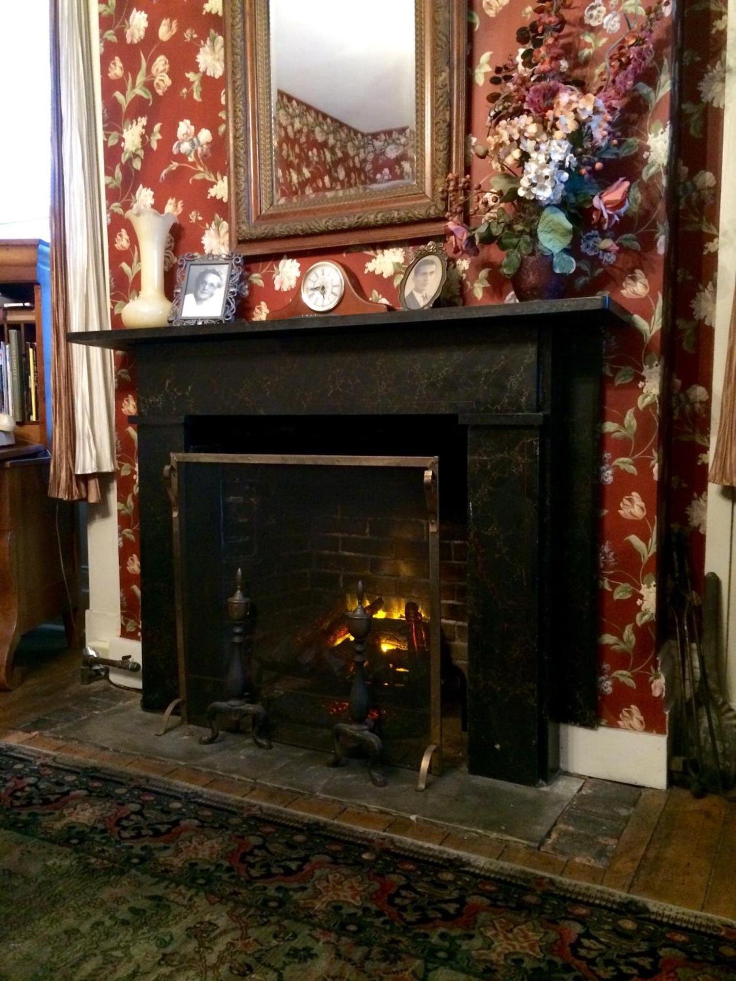 Munro House Bed And Breakfast Jonesville Стая снимка