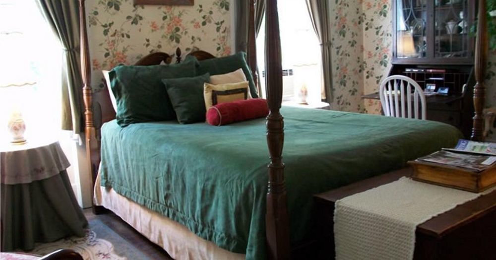Munro House Bed And Breakfast Jonesville Екстериор снимка
